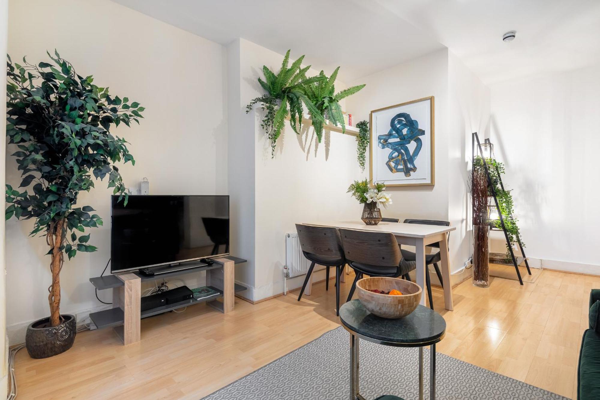 Elegant Kensington Apartment With Patio Londra Dış mekan fotoğraf
