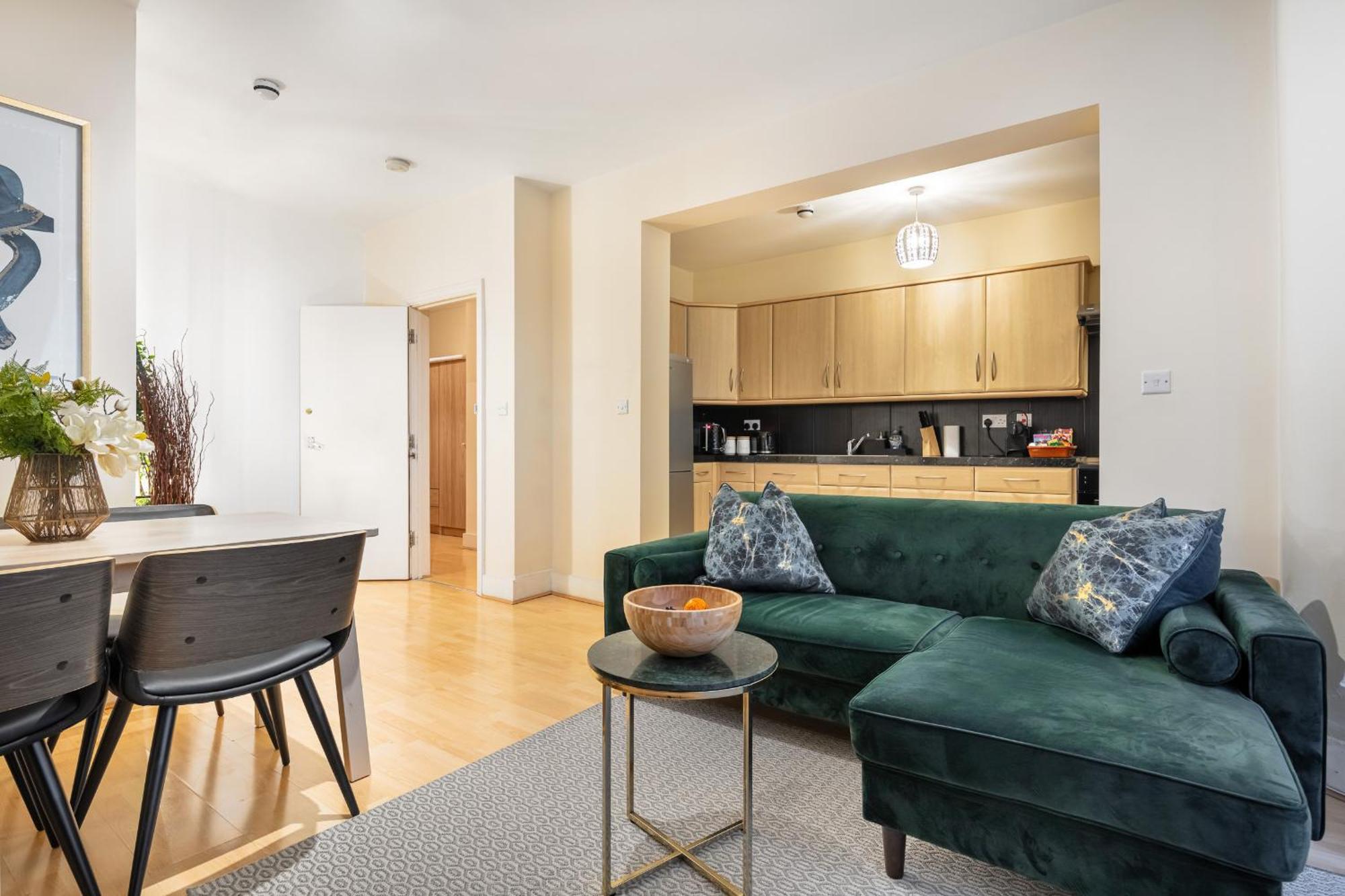Elegant Kensington Apartment With Patio Londra Dış mekan fotoğraf