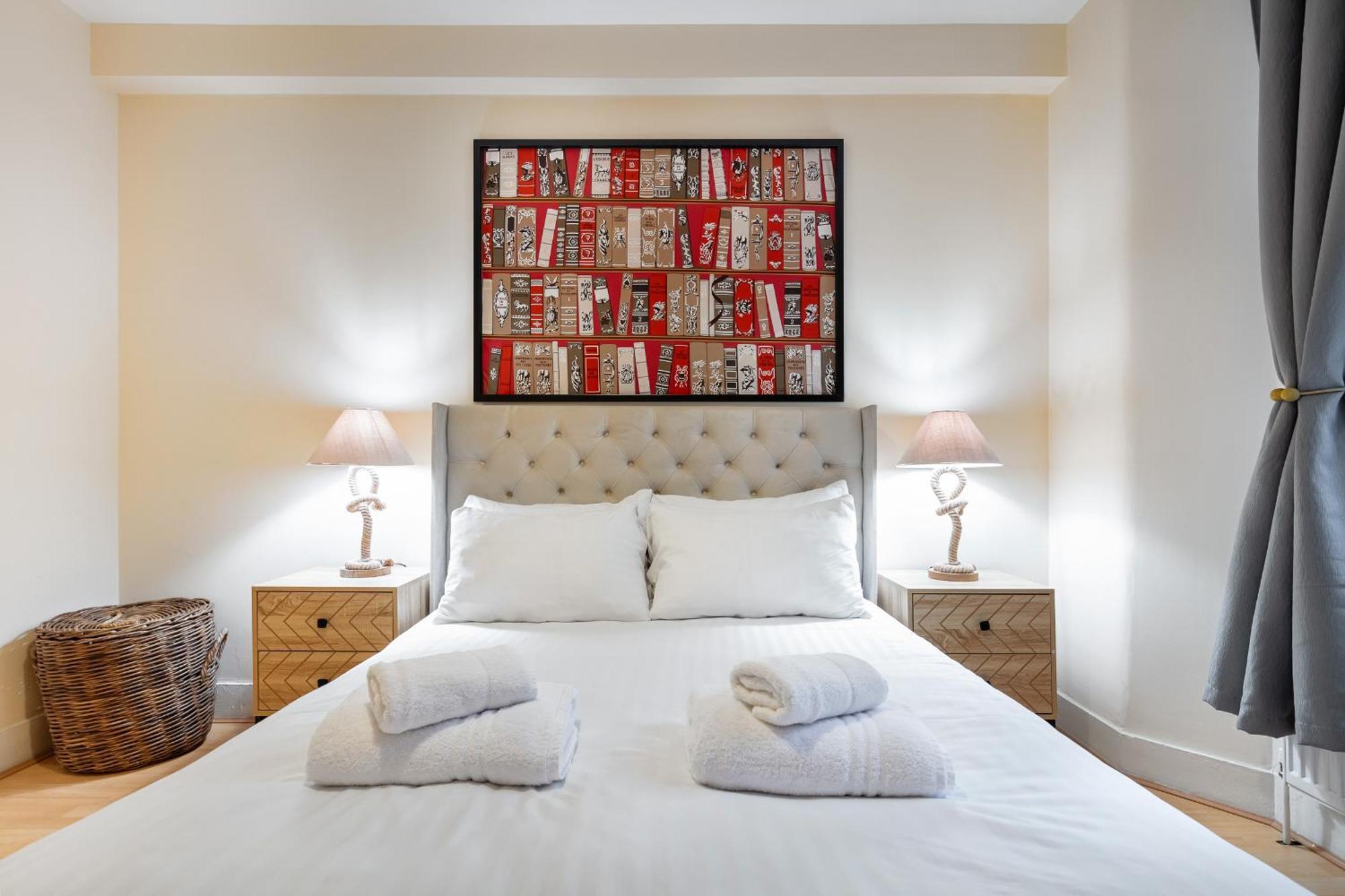 Elegant Kensington Apartment With Patio Londra Dış mekan fotoğraf
